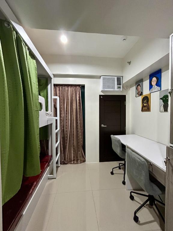 Hostel Katipunan – lower bunk bed